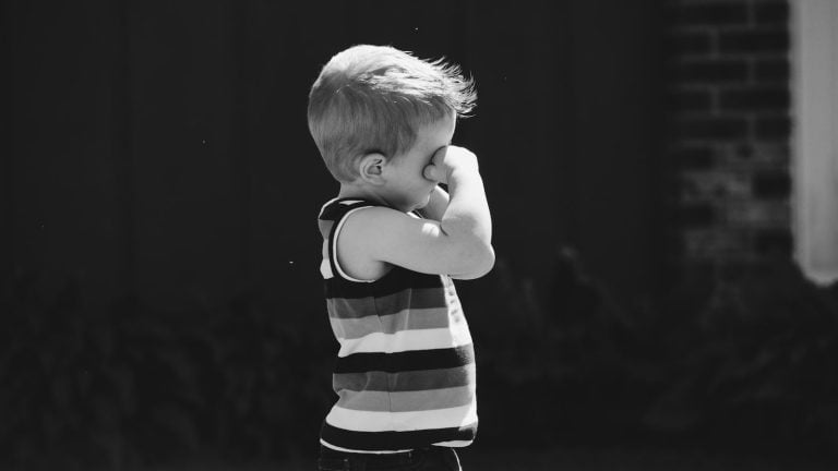 bebe con crisis de sueño