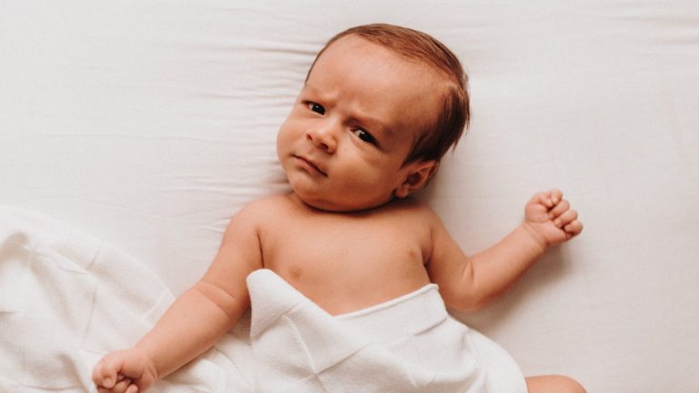 bebé enfermo de gripe