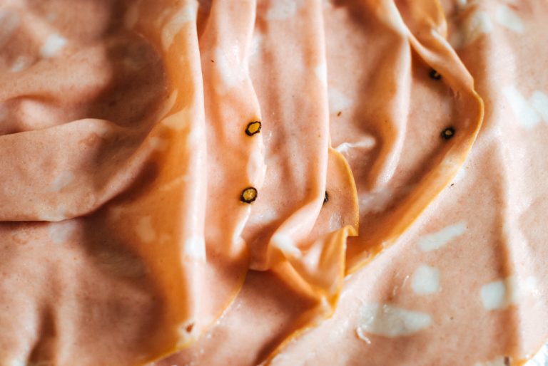 ¿Puedo comer mortadela embarazada?